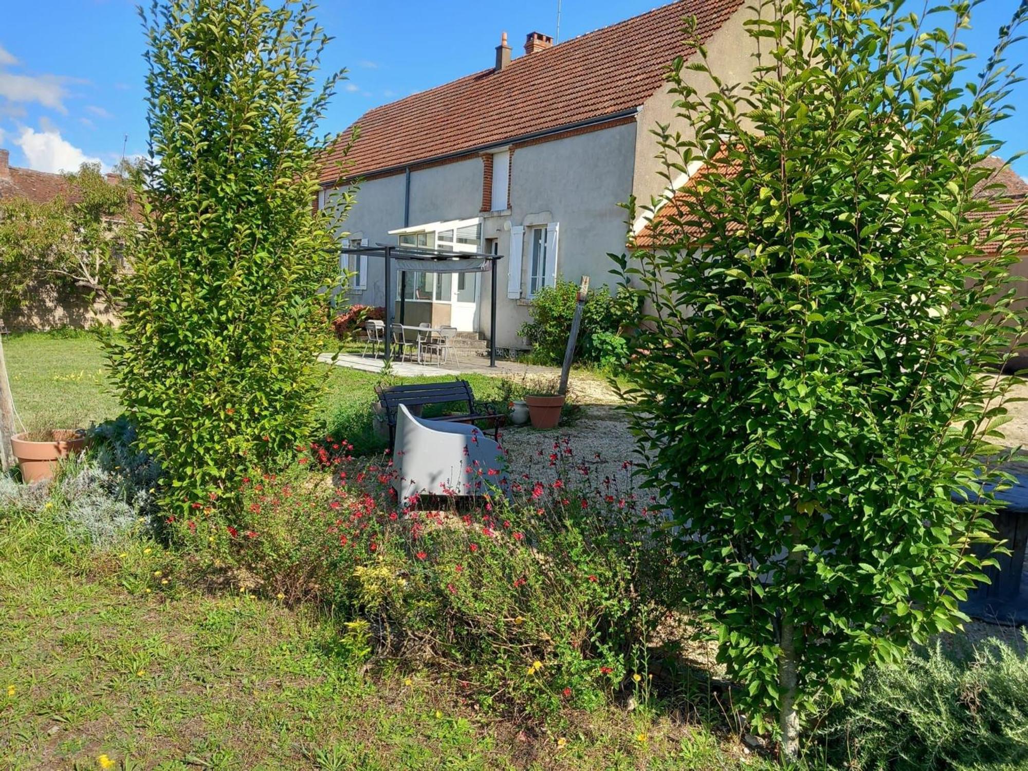 Gite Champetre A Mareau-Aux-Pres: Terrasse, Jardin, Et Confort Pour 6 Personnes - Fr-1-590-140 Exterior foto