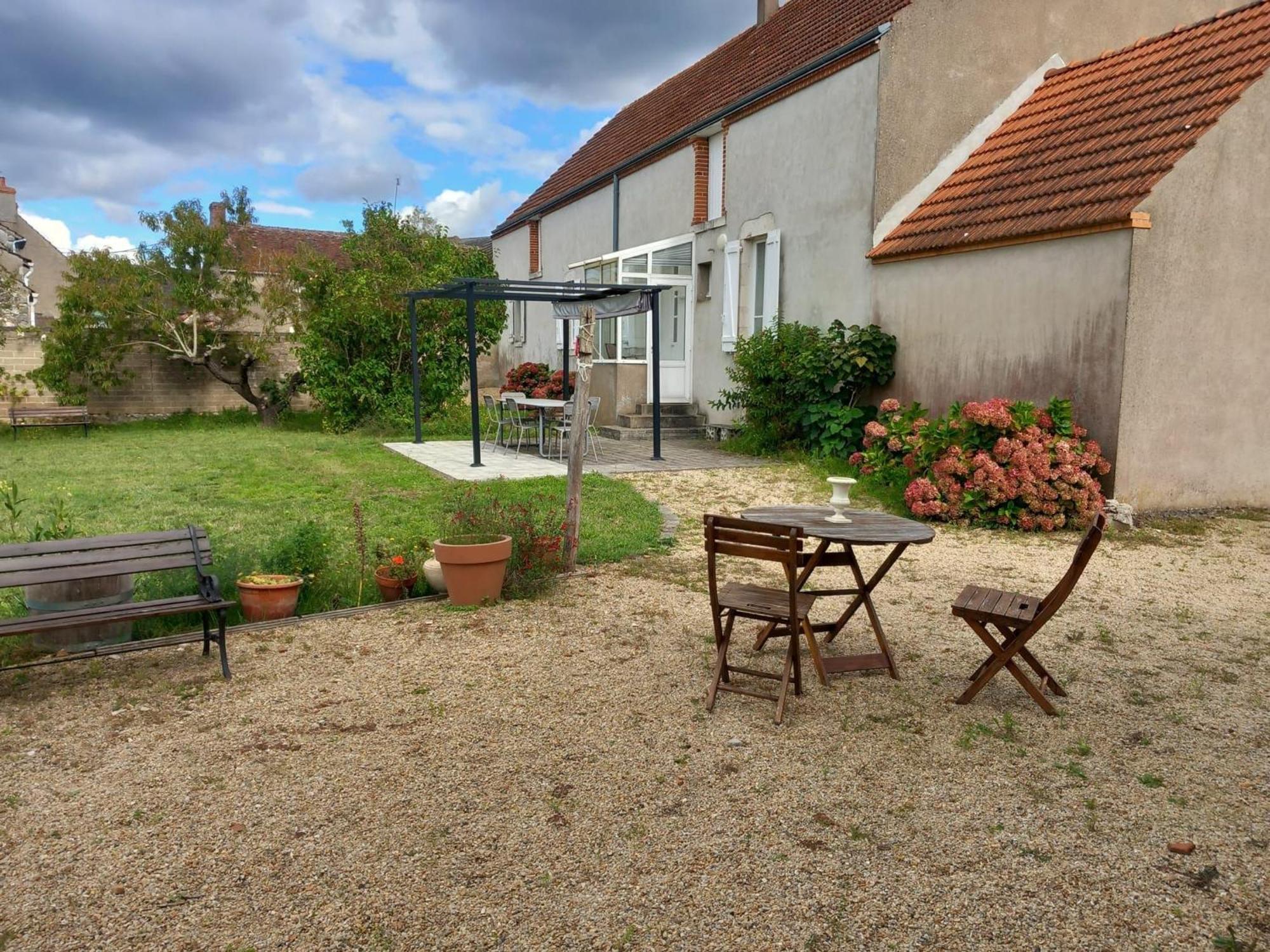 Gite Champetre A Mareau-Aux-Pres: Terrasse, Jardin, Et Confort Pour 6 Personnes - Fr-1-590-140 Exterior foto